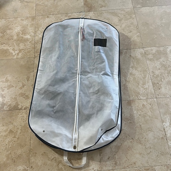 Moncler
Aredhel Hooded Down Parka with Removable Genuine Fox
Fur Trim
Sold out - Picture 3 of 16